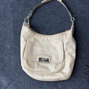 Coach Hobo Bag Womens Medium Beige Leather Zip Front Pocket Shoulder Purse